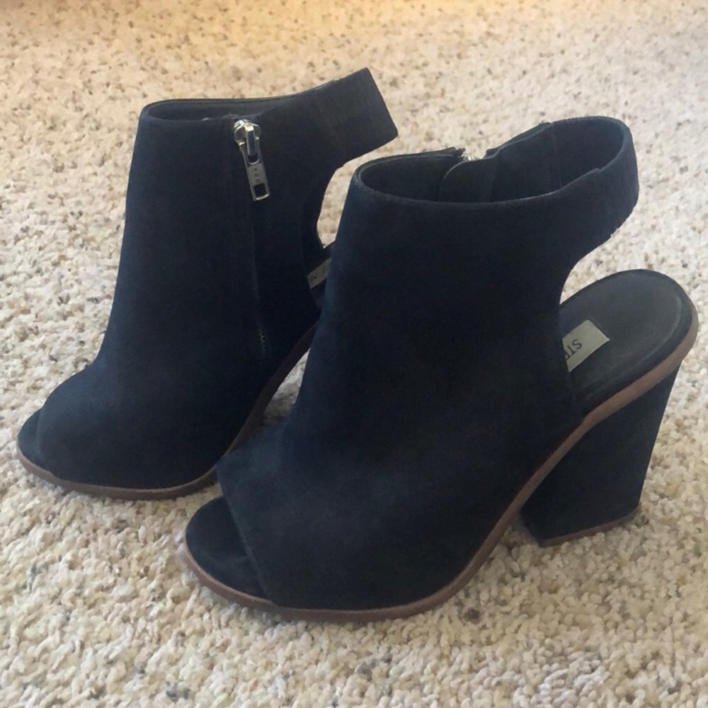 Steve Madden Valencia Bootie size 6